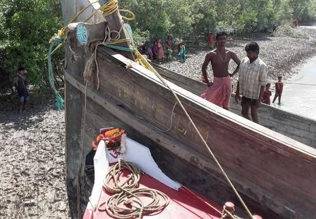 নিহত সাত জেলের লাশ আসল দেশে