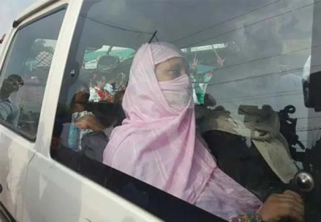 মীর কাসেমের সঙ্গে শেষ দেখা, বের হলেন পরিবার