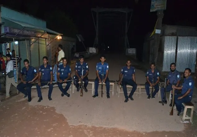 মীর কাসেমের এলাকায় পুলিশী বাঁধার মুখে গণমাধ্যমকর্মীরা
