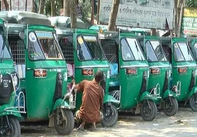 বাধ্যতামূলক হচ্ছে অটোরিকশা চালকদের পরিচয়পত্র
