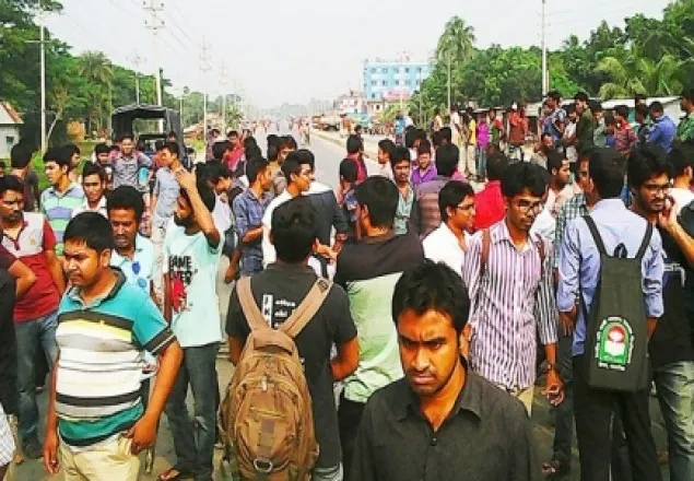 টঙ্গীতে বাসচাপায় স্কুলছাত্রী নিহত: মহাসড়ক অবরোধ