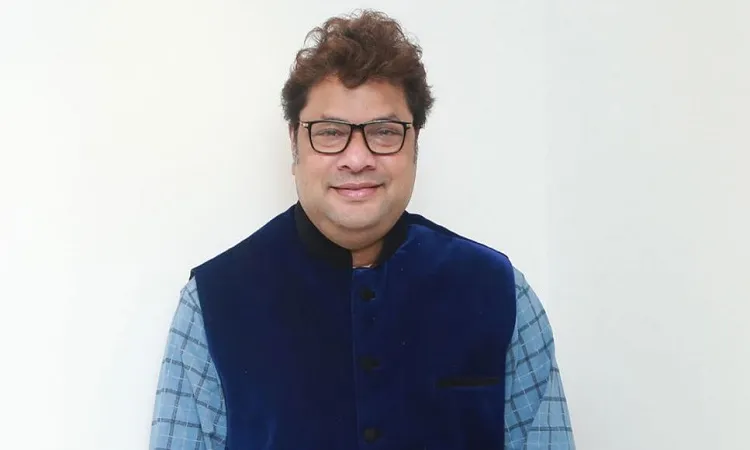 রবি চৌধুরীর বাসা থেকে পুরস্কার চুরি