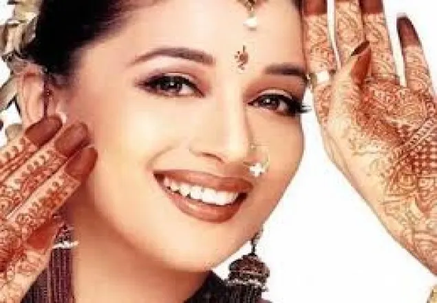 মাধুরী দীক্ষিত হাসপাতালে ভর্তি