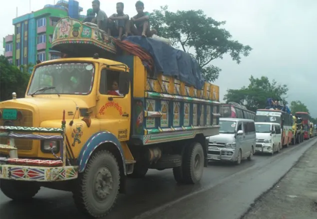  যানজটে স্থবির ঢাকা-টাঙ্গাইল মহাসড়ক
