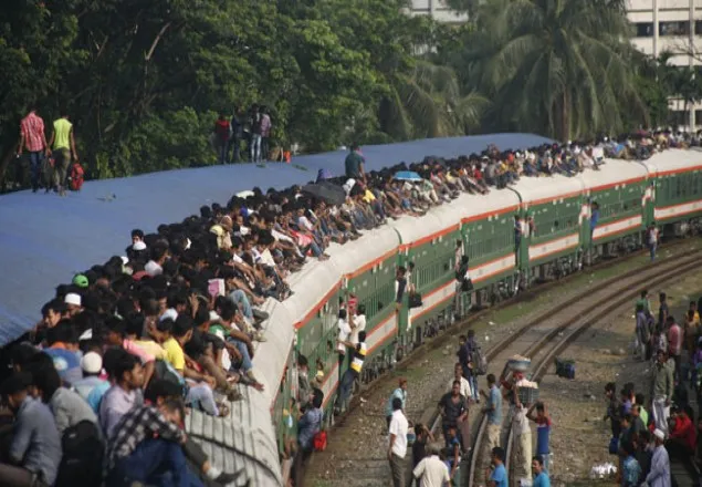 ট্রেনের শিডিউল বিপর্যয়, যাত্রীরা দুর্ভোগে