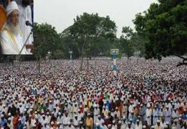 ঈদ জামাতে শোলাকিয়ায় নজিরবিহীন নিরাপত্তা