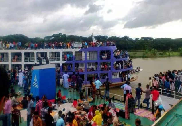 অতিরিক্ত যাত্রী নিয়েই ভোগান্তির লঞ্চ যাত্রা: কোন বার্তাই কাজে আসছেনা