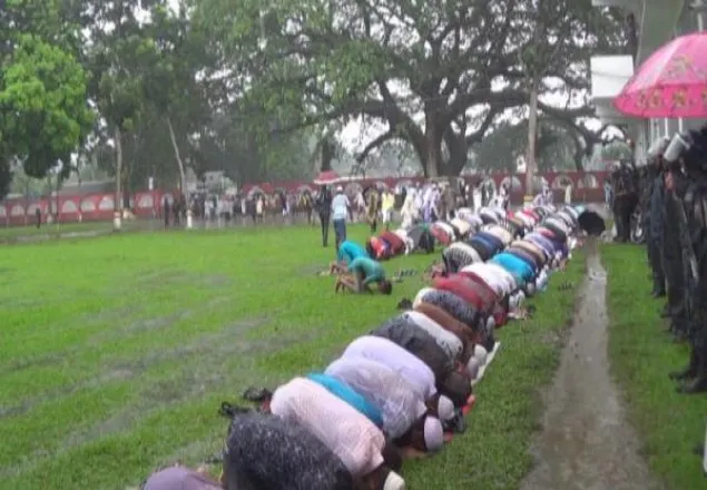 শোলাকিয়ায় ঈদ জামাতে মুসল্লী সংকট