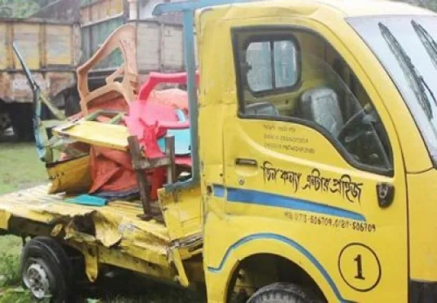 ঠাকুরগাঁওয়ে বাস-পিকআপ সংঘর্ষ, নিহত ৩