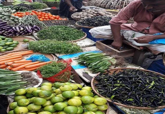 কাঁচা মরিচের কেজি ৩০০ টাকা!
