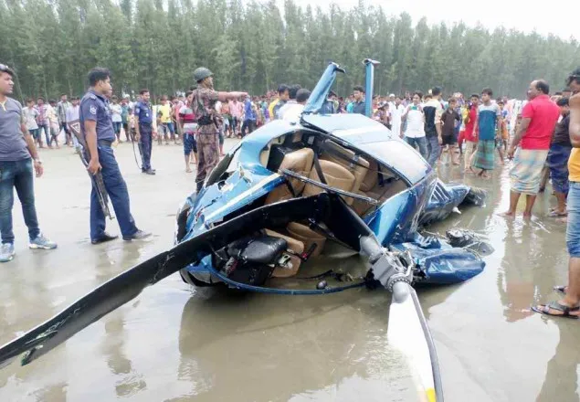 উখিয়া উপকূলে যাত্রীবাহি হেলিকপ্টার বিধ্বস্ত, হতাহত ৫