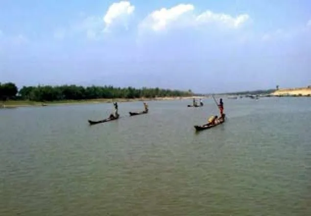 টাঙ্গুয়ার হাওর ঘুরে নৌবহর যাদুকাটা নদীতে