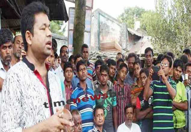 মনির খানের সাথে এলাকাবাসীর সাক্ষাত, একনজর দেখাতে ভিড়!