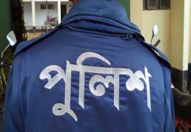 আপত্তিকর অবস্থায় ছবি পোজে বাধ্য: ওসি প্রত্যাহার