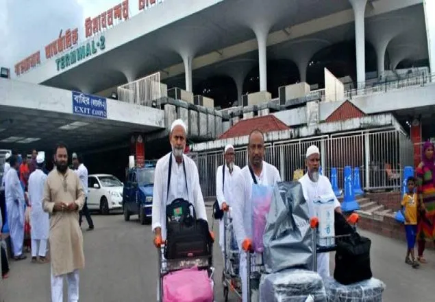 হজের ফিরতি ফ্লাইট বিলম্বে হাজিদের দুর্ভোগ