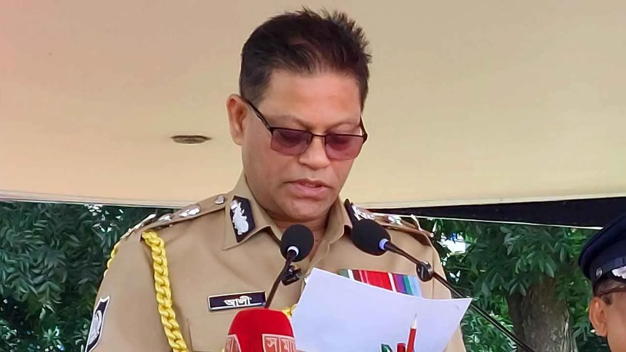 জনগণের সেবক হিসেবে দায়িত্ব পালন করতে হবে: আইজিপি