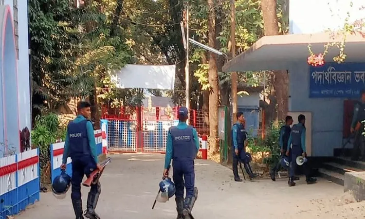 চট্টগ্রাম কলেজে ছাত্রলীগের দুই গ্রুপের সংঘর্ষ, আহত ৩