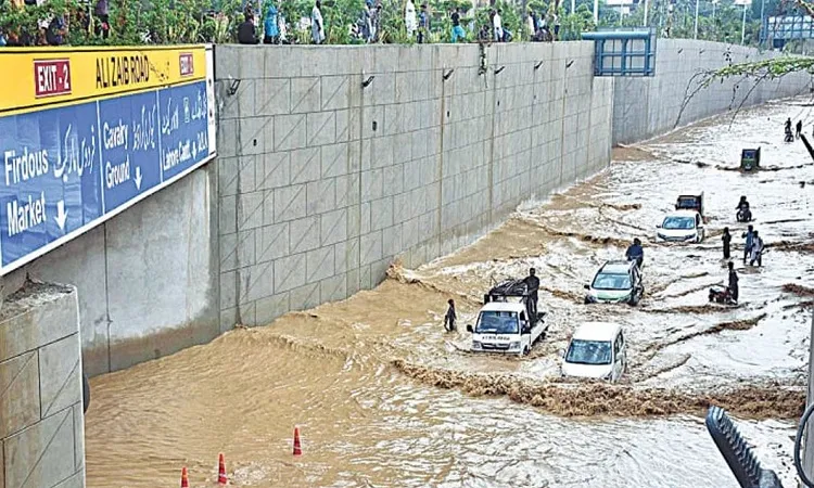 ভারী বৃষ্টিতে পাকিস্তানে ৯ জনের মৃত্যু