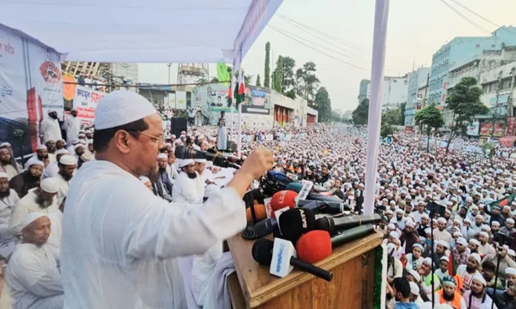 আপনি দেশপ্রেমী নন, ক্ষমতাপ্রেমী: প্রধানমন্ত্রীকে চরমোনাই পীর