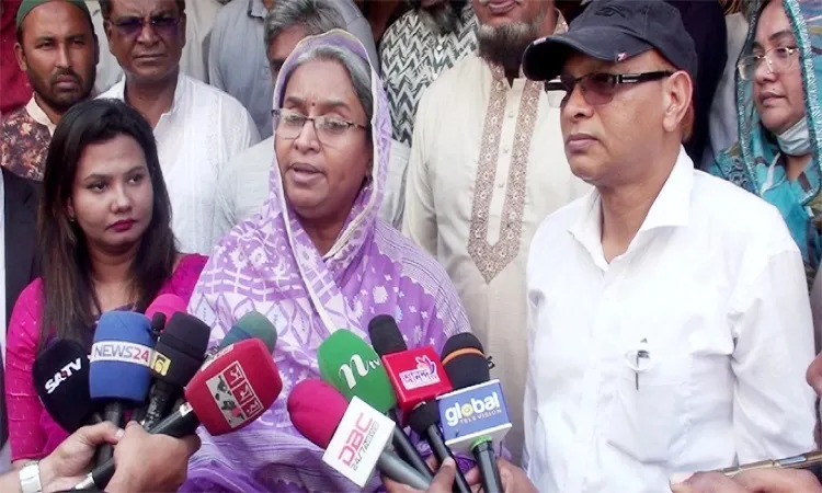 আওয়ামী লীগ আগুন দেয় না, নেভায়: শিক্ষামন্ত্রী