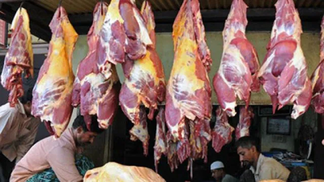 মাংসের দাম চড়া, দোকানে ক্রেতা কম