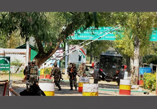 কাশ্মীর সীমান্তে ভারতীয় সেনাদের অভিযান: নিহত ২০
