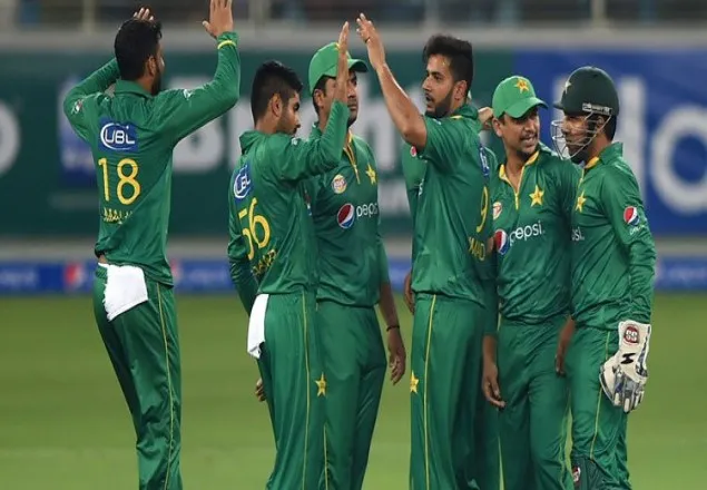 ক্যারিবিয়দের হারিয়ে সিরিজে এগিয়ে গেল পাকিস্তান