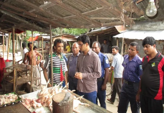 খানসামায় মৃত মুরগি বিক্রির দায়ে অর্থদন্ড