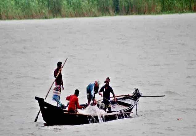 মুক্তিপণ দিয়ে মুক্ত হলেন ৮ জেলে
