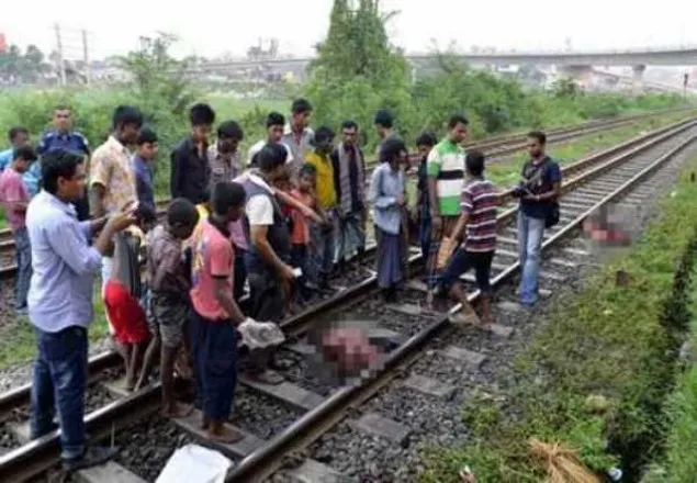 খিলক্ষেতে ট্রেনে কাটা পড়ে কলেজ ছাত্রীর মৃত্যু