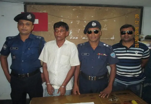 দেবিদ্বারে ইউপি সদস্যসহ ২ মাদক ব্যবসায়ী আটক 