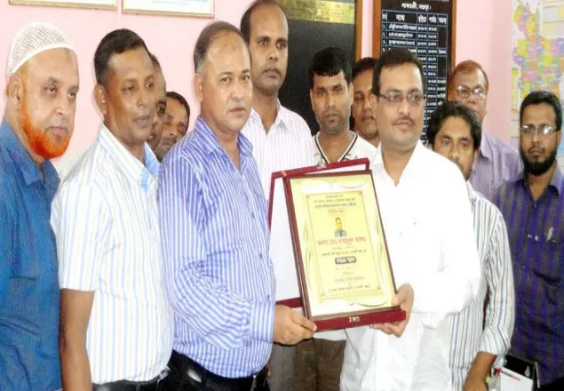 রাকাব গাবতলী শাখা ব্যবস্থাপকের শ্রেষ্ঠ ব্যবস্থাপক সম্মাননা লাভ