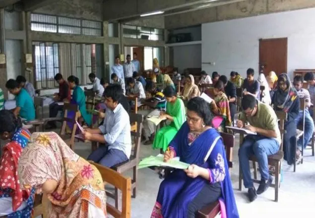 ৩৭ তম বিসিএস পরীক্ষা সম্পন্ন