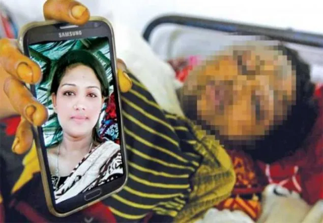 তালাকের প্রতিশোধ নিতে অ্যাসিড নিক্ষেপ