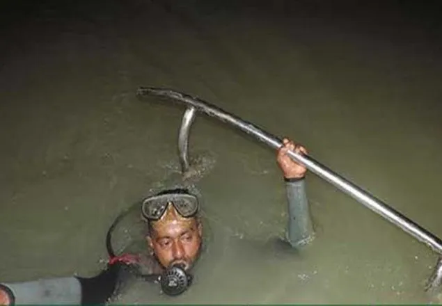 মুন্সীগঞ্জে সেতুর রেলিং ভেঙে মাইক্রোবাস নদীতে, নিখোঁজ ৩