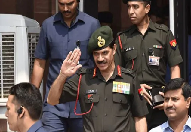 যুুদ্ধের প্রস্তুতি দেখতে সীমান্তে ভারতীয় সেনাপ্রধান