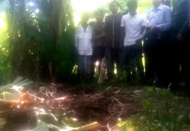 বৃদ্ধের সাথে বিয়েতে রাজী না হওয়ায় স্কুলছাত্রীকে পিটিয়ে হত্যা