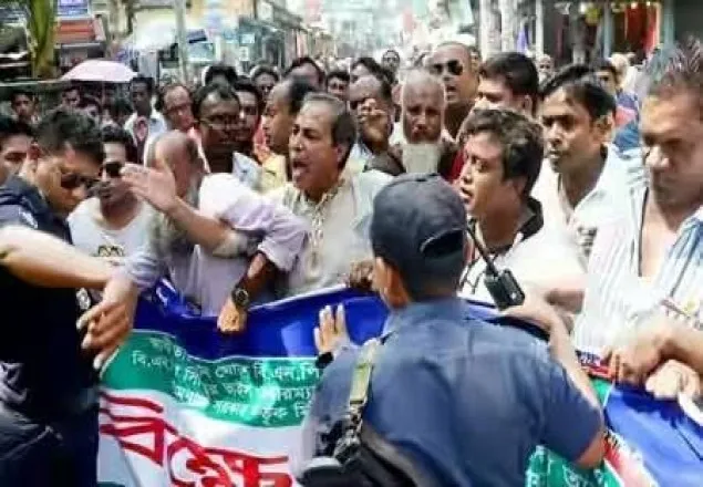 গাইবান্ধায় পুলিশি বাঁধার মুখে বিএনপির বিক্ষোভ সমাবেশ