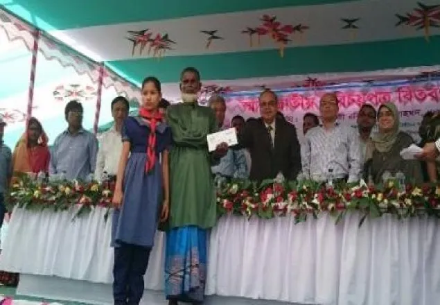 স্মার্ট কার্ড পেলেন ছিটমহলের ভোটাররা