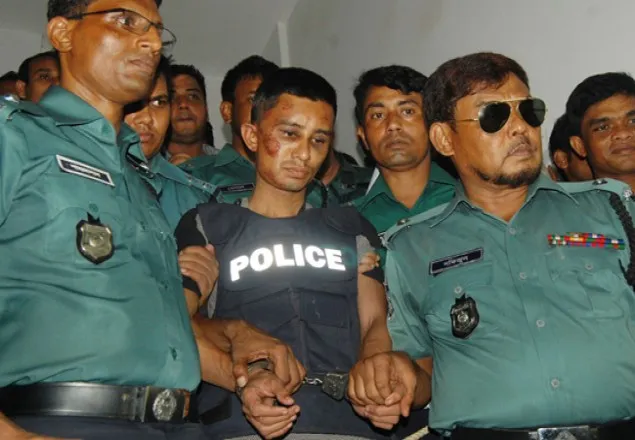 'প্রেমের সম্পর্ক অস্বীকার করায় চাপাতি দিয়ে কোপাই'