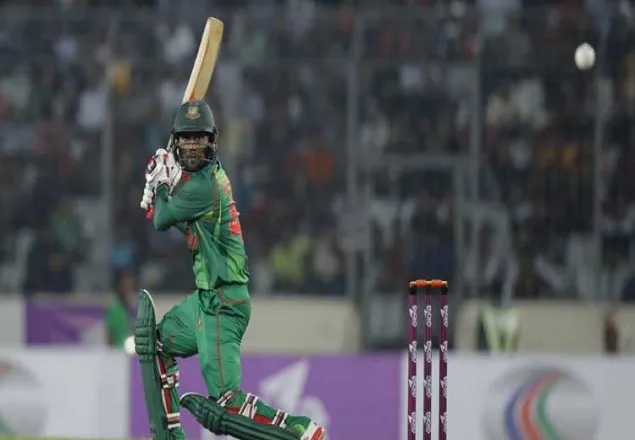 অপেক্ষা শেষে ইমরুলের সেঞ্চুরি