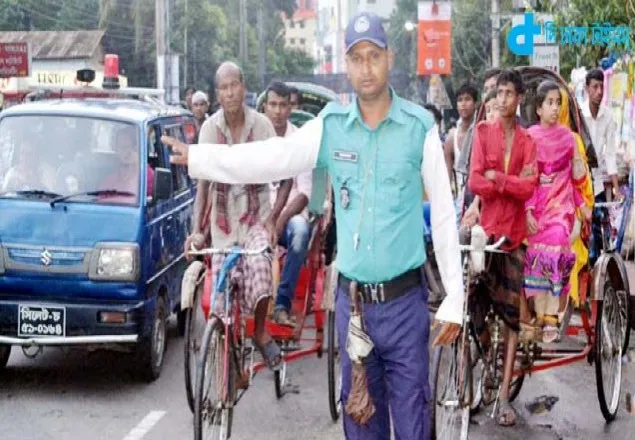 ট্রাফিক পুলিশের স্বাস্থ্যগত ঝুঁকি বাড়ছেই 