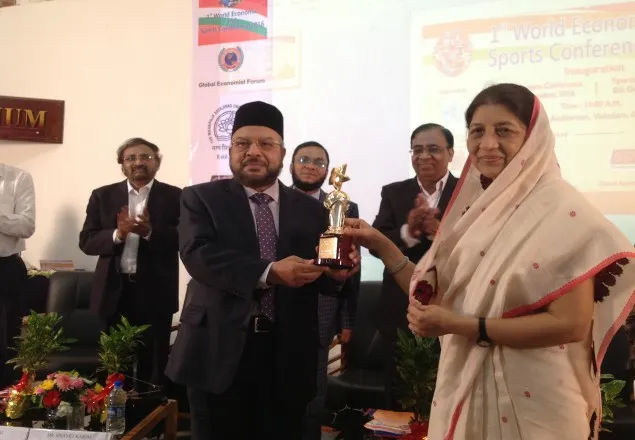‘সরদার পেটেল অ্যাওয়ার্ড ২০১৬’ পেয়েছে ইসলামী ব্যাংক