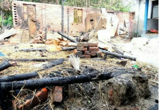 ঠাকুরগাঁওয়ে জমি বিরোধকে কেন্দ্র করে বসতবাড়ীতে আগুন