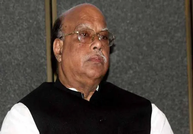 লিফটের দরজা ভেঙে স্বাস্থ্যমন্ত্রীকে উদ্ধার