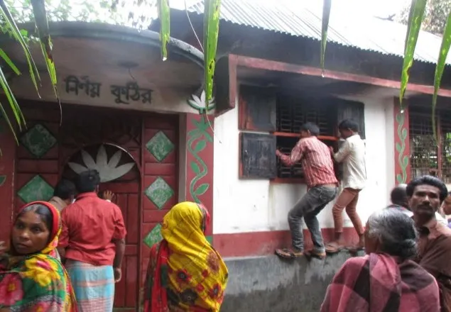 পুলিশ সদস্যসহ ৫ জন সমাহিত, স্মৃতিসৌধ নির্মানের দাবি
