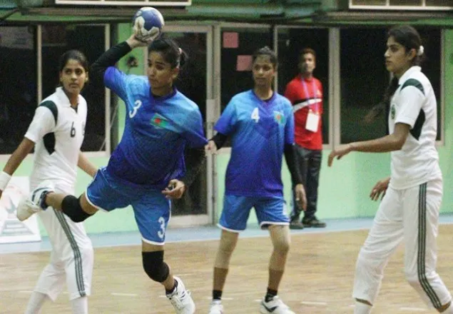 পাকিস্তানকে গুঁড়িয়ে ফাইনালে বাংলাদেশের মেয়েরা