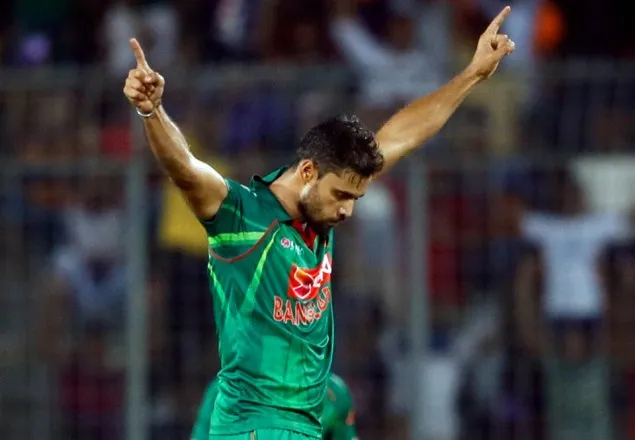 সাকিবকে ছাড়িয়ে মাশরাফির  রেকর্ড