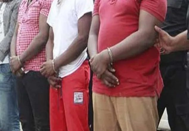 রাজধানীতে অস্ত্র ও পাইরেটেড সিডিসহ আটক ৯