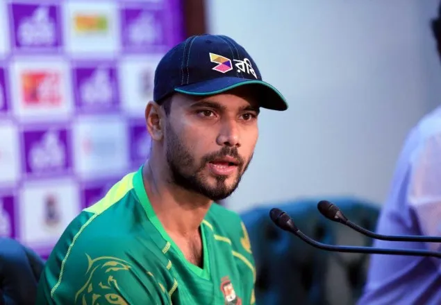 আইসিসি র‍্যাংকিংয়ে শীর্ষ দশে মাশরাফি